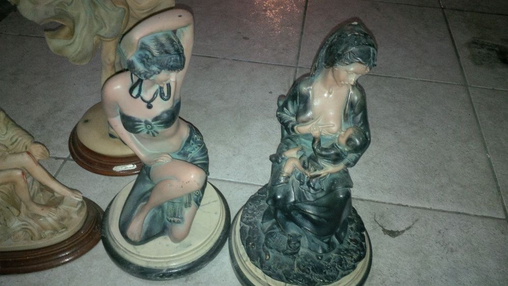 Estátuas em estado novo mais de 40 anos