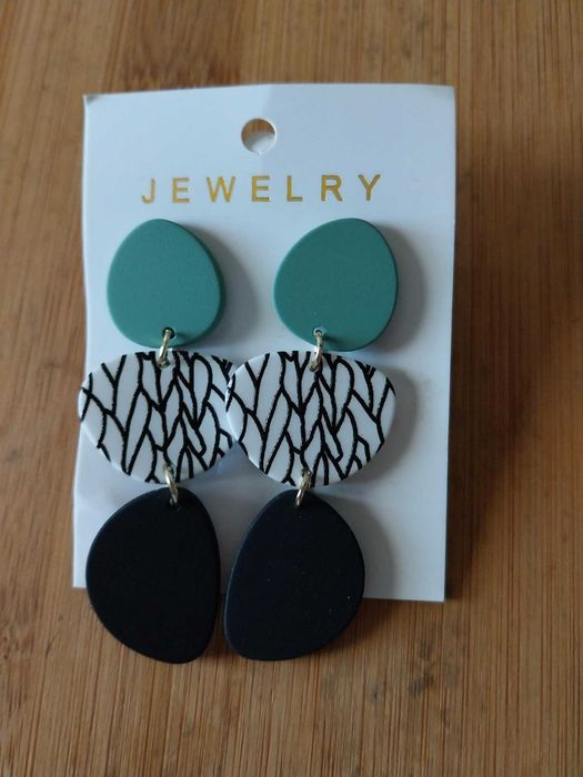 Vendo brincos Novos!