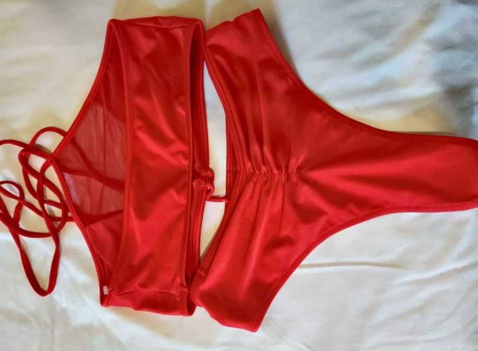 Biquíni vermelho