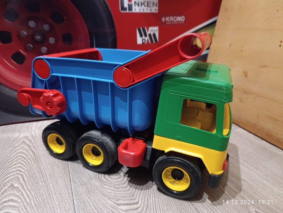 Грузовик Самоскид Wader