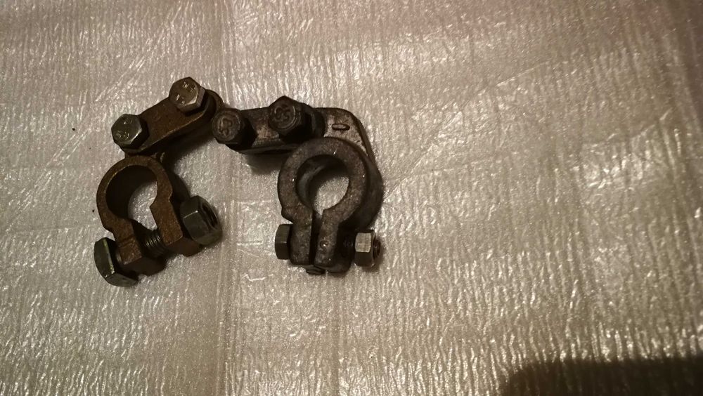 płyn zimowy i inne akcesoria do  samochodu lub ciągnika