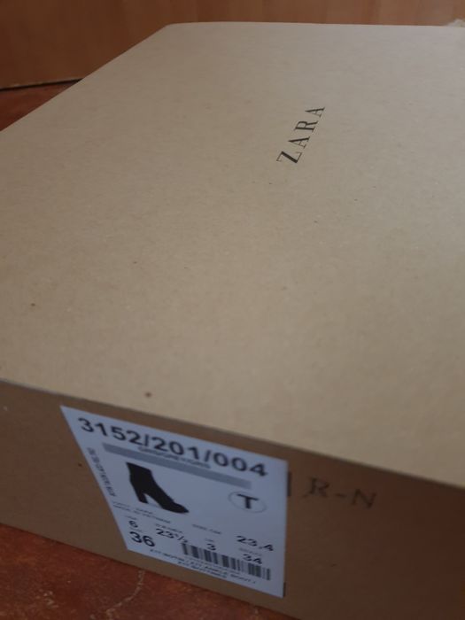 Botki ZARA Ankle Boot 3152/201/004

Rozmiary: 36, 37, 38, 39

Cena: 50