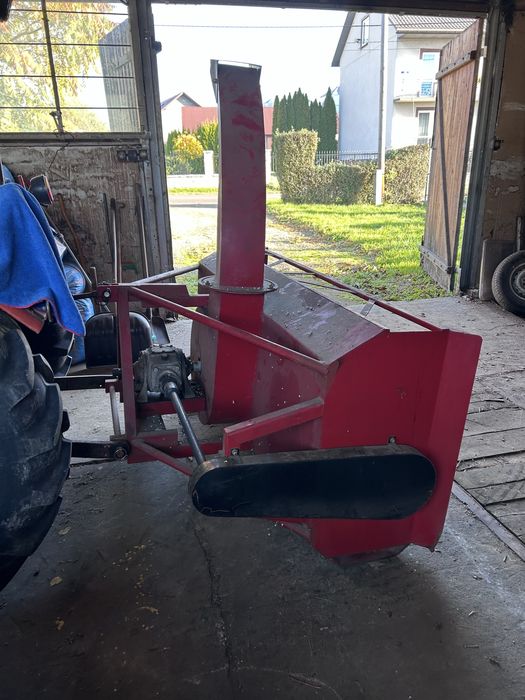 Pług wirnikowy do śniegu