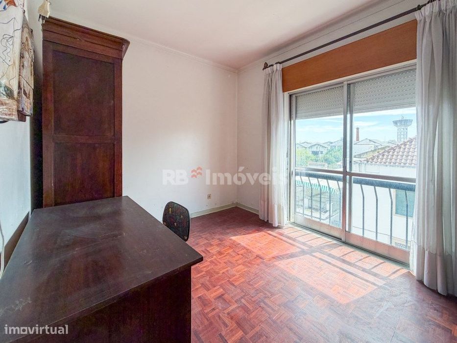 Apartamento T2 c/ Varanda - no Entroncamento