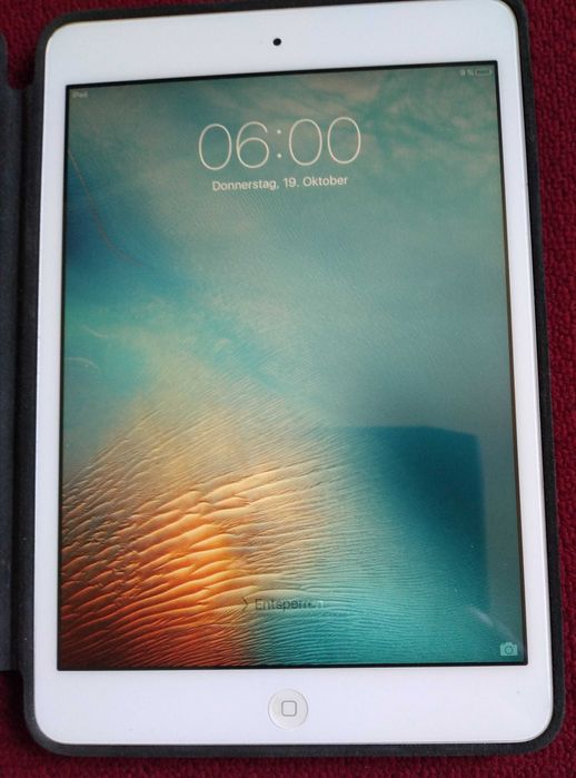 iPad mini в хорошем состоянии