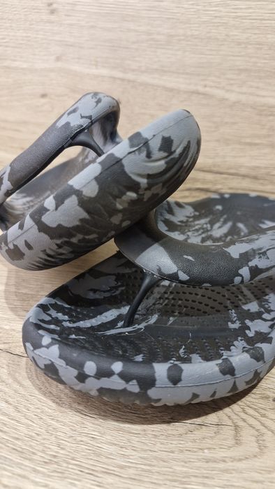 Japonki Crocs 43
