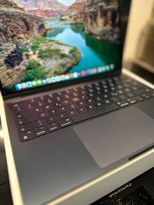 Macbook Air M2 13,6", 8 GB de RAM / 512 SSD