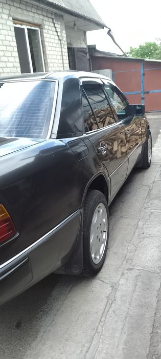 Продам автомобіль Мерседес 124