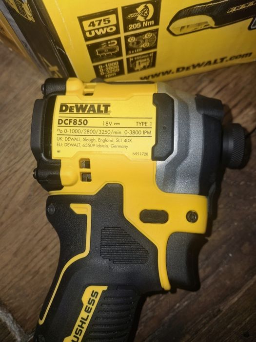 Шурупокрут ударний / Impact акумуляторний DeWALT DCF850N