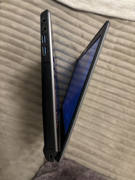 Laptop FUJITSU E744 i5 14’