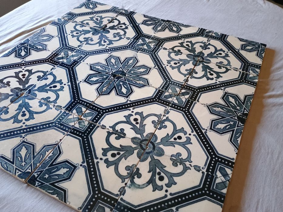 Painel de 16 Azulejos da Fábrica de Loiça de Sacavém (séc. XIX)