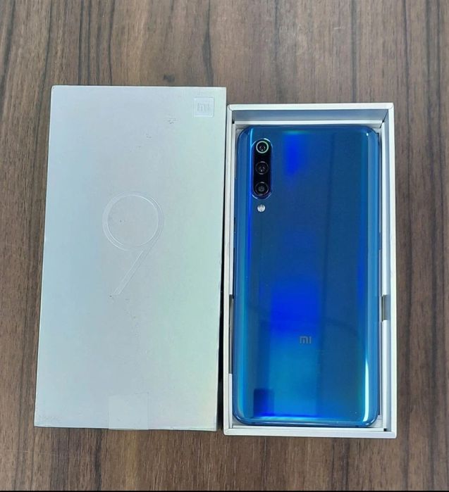 Smartphone XIAOMI Mi 9 (6.39'' - 6 GB - 64 GB - Azul)