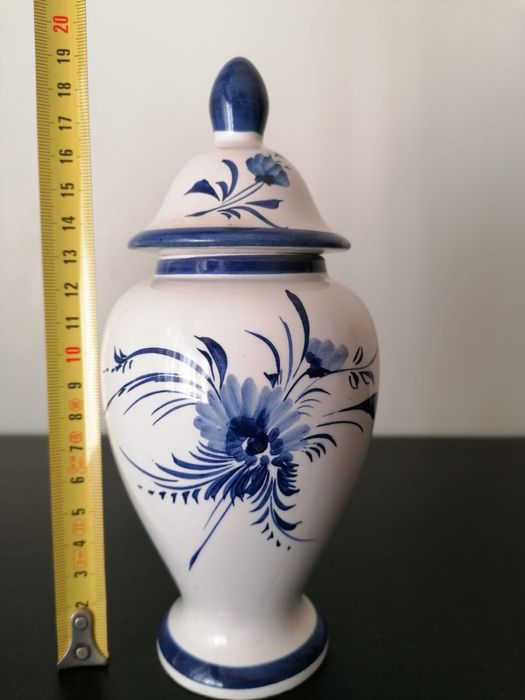 Pote em Porcelana de Alcobaça – Pintado à Mão, 19 cm