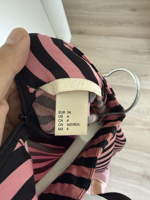 Suekienka z hm rozmiar 34 kolor rowoy w paski satynowa