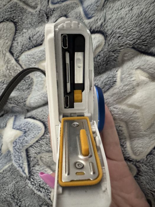 Limitowany aparat cyfrowy Nikon Coolpix W100