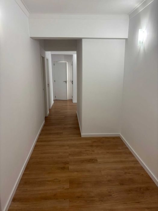 Apartamento Renovado Com Logradouro T3 - 149m2