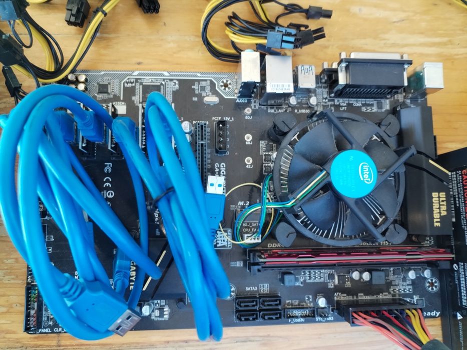 Placa mãe para computador (Gigabyte GA-H110-D3A)
