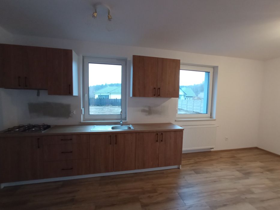 Do wynajęcia dom jednorodzinny dwulokalowy , dotyczy jednego lokalu.