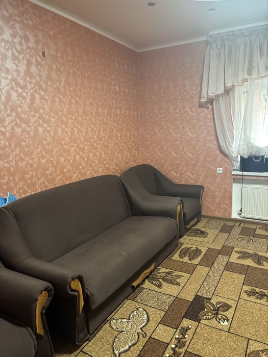 Продається 4-х кімнатна квартира в центрі міста!
