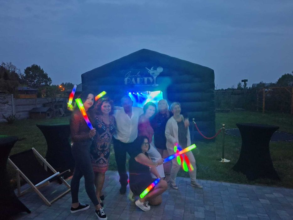 Dmuchany namiot imprezowy, mobilna bibownia na twojej imprezie.