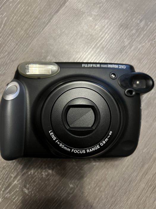 Фотокамера instax fujifilm 210
