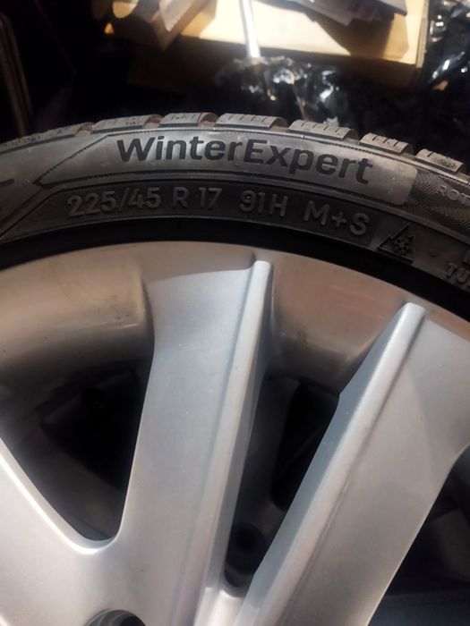 Opony zimowe z felgami