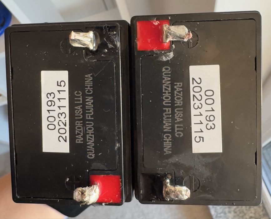 2 акумулятори 12v 7Ah Razor