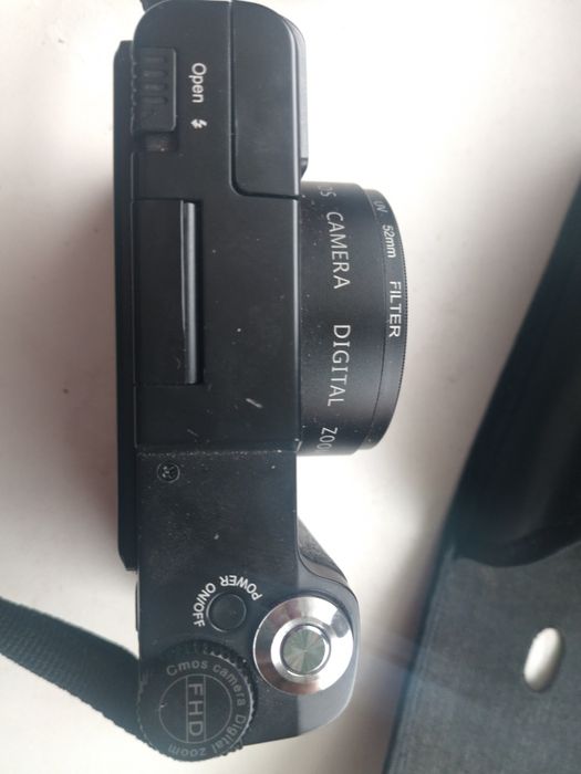 Фотоаппарат, коробка, светофильтр , дополнительная батарея.