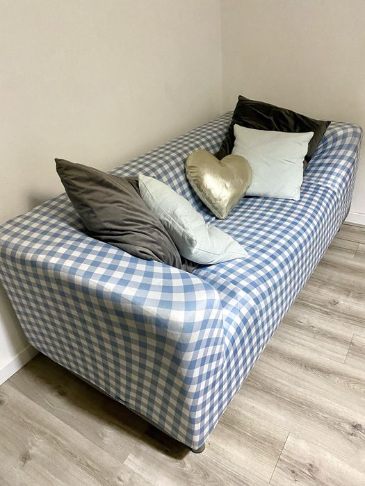 Sofá c/ 2 capas (cinza & vichy azul) - bom estado