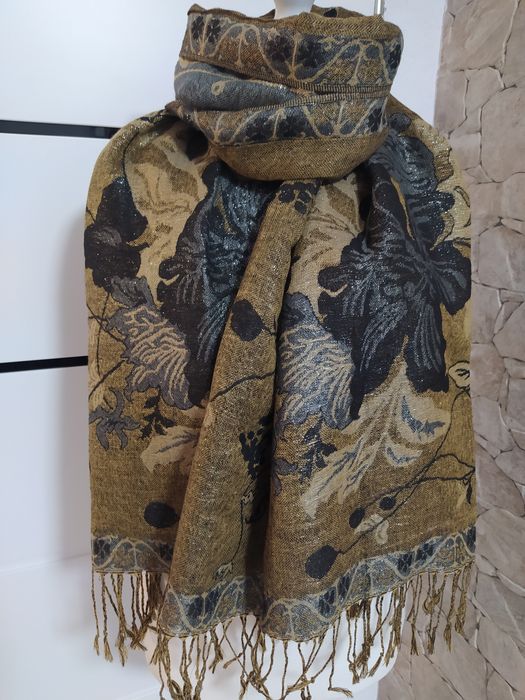 Cashmere. Kaszmirowy szal damski.