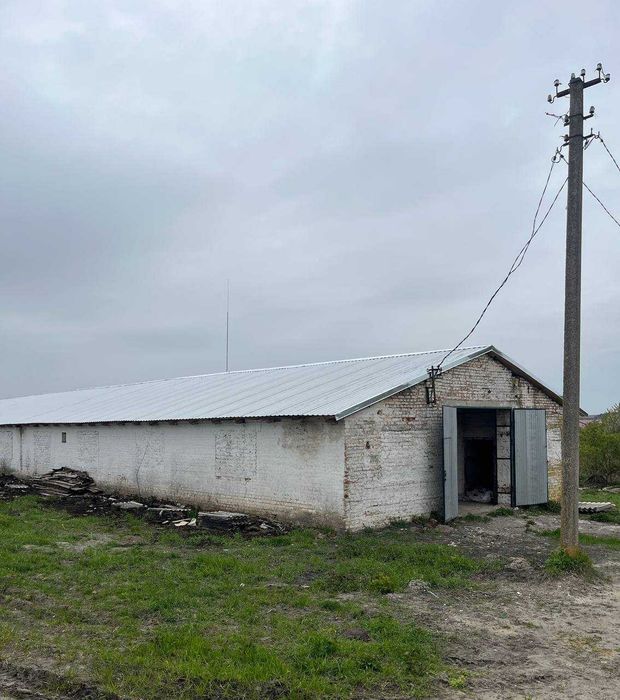 Продаж Комерційного приміщення (Земельна ділянка 2,4 Га )