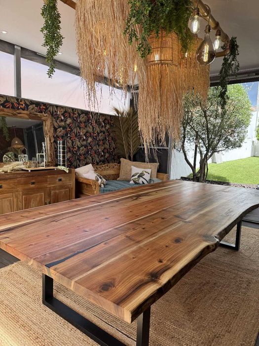 Mesas em Prancha Única.Mesas rústicas.