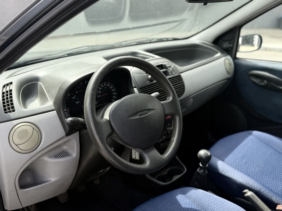Fiat Punto 1.2 Gasolina - 2001 NACIONAL