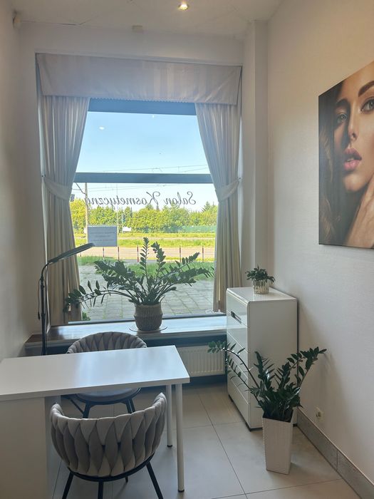 Wynajmę dwa stanowiska do manicure