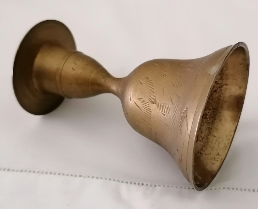 Peças em metal e madeira