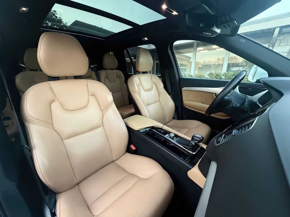 Volvo XC90      2018