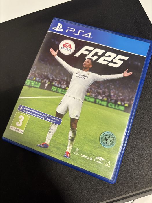 Ps4 slim 500 gb c/ 1 comando, cabos e Eafc 25