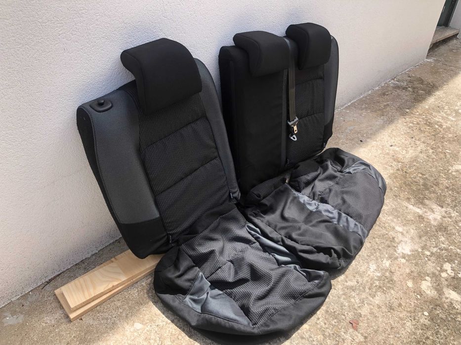 Encostos/Bancos traseiros Peugeot 207 em bom estado