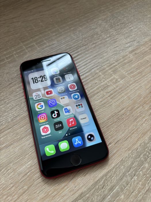 iPhone Se gen2 2020 на 64Gb