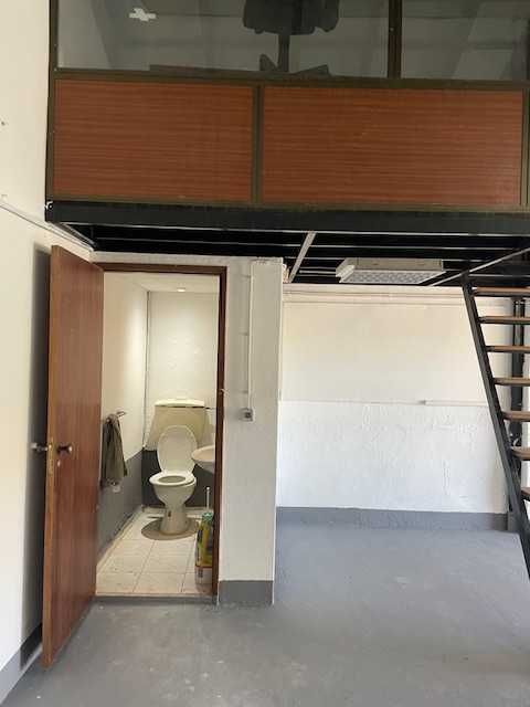 ARRENDA-SE ARMRMAZEM : Quinta  José  Luís / Pontinha, R. Rainha D. Amélia