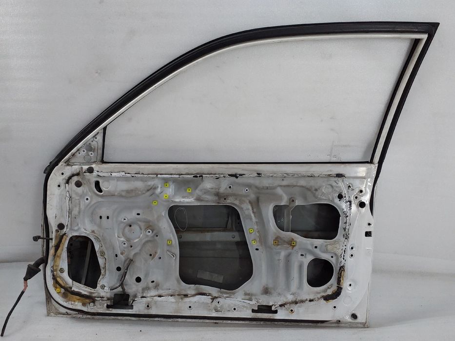 Porta frente direita TOYOTA Corolla Compact (_E10_)