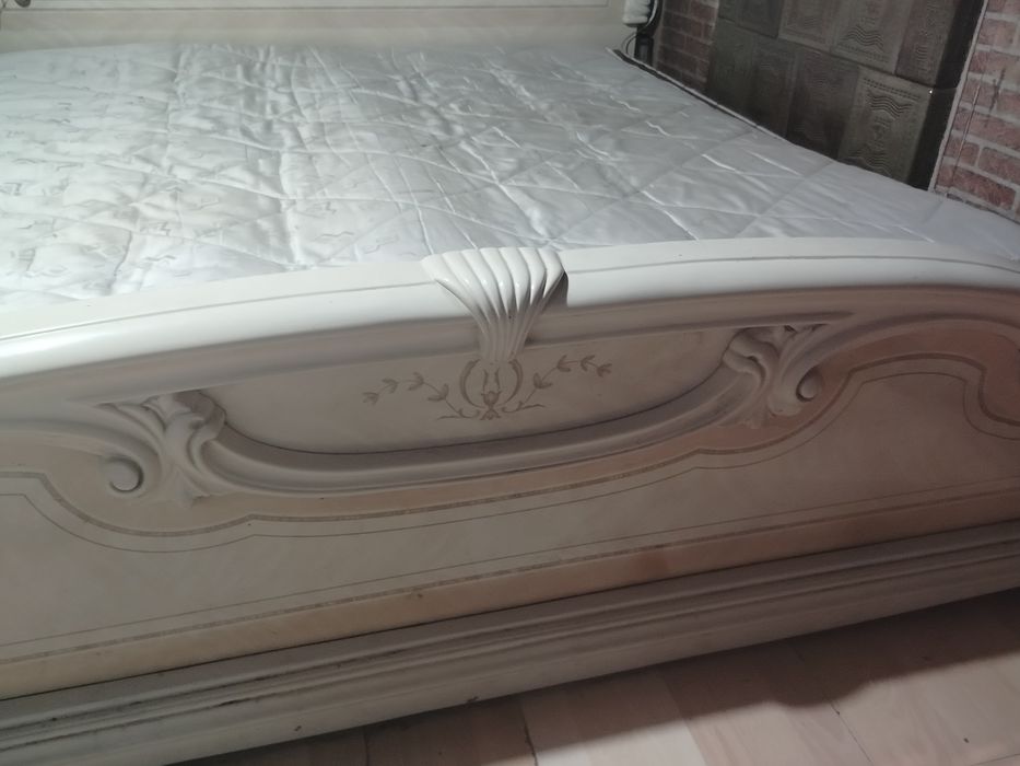 Piękne, ozdobne łóżko 200×220 cm – 580zł do negocjacji