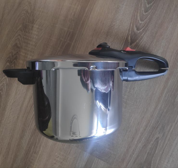 Induction-Compatible Pressure Cooker475975962970050561