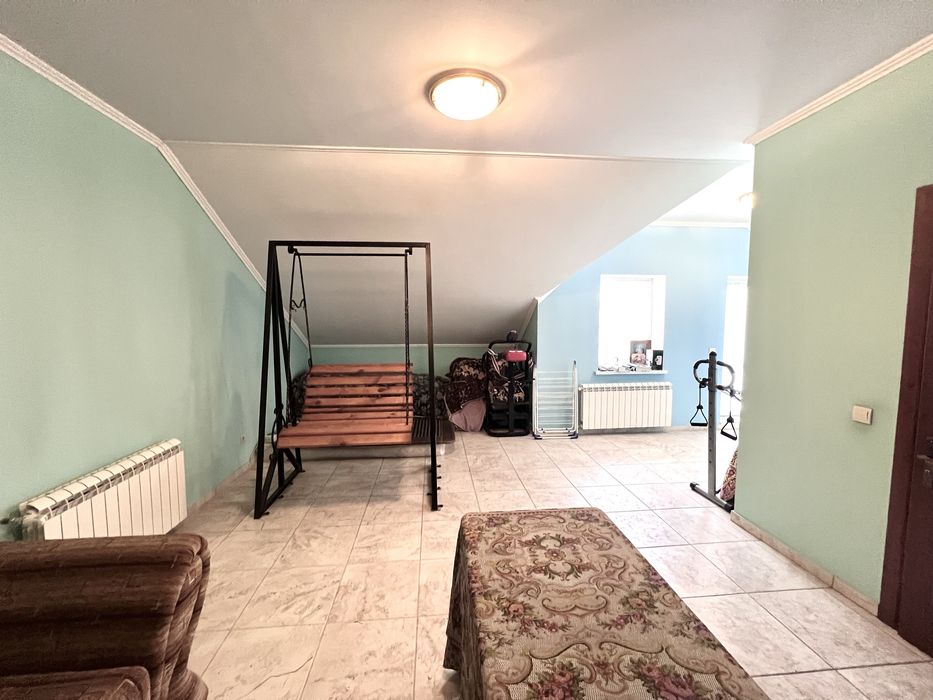 Продаж котеджу неподалік центру Тернополя