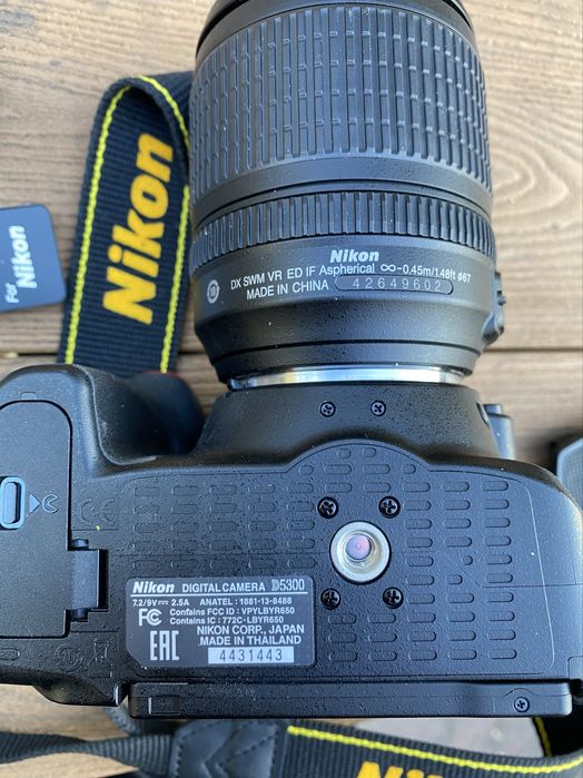 Nikon D5300, bardzo mały przebieg + statyw Victiv nt70