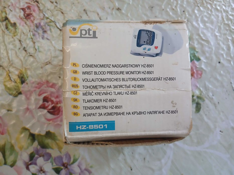 Рабочий автоматический запястьевой тонометр Opti HZ-8501