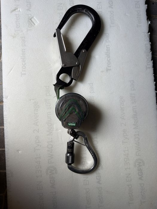 limitador pessoal de queda retrátil MSA V-SHOCK Mini.