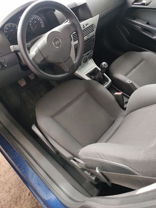 Продам Опель астра h