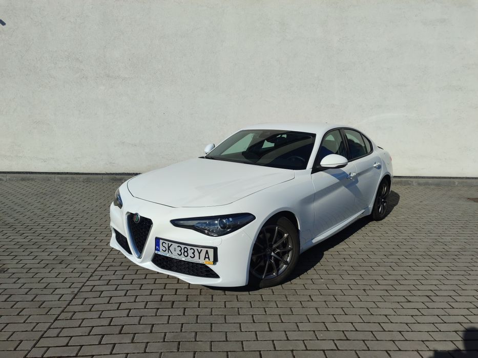 Alfa Romeo Giulia 2.0 200km, Salon Pl, 82tys. km Bogate zadbane wnętrz