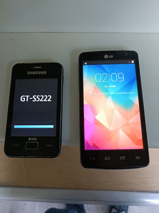 Продам два телефони LG-Samsung